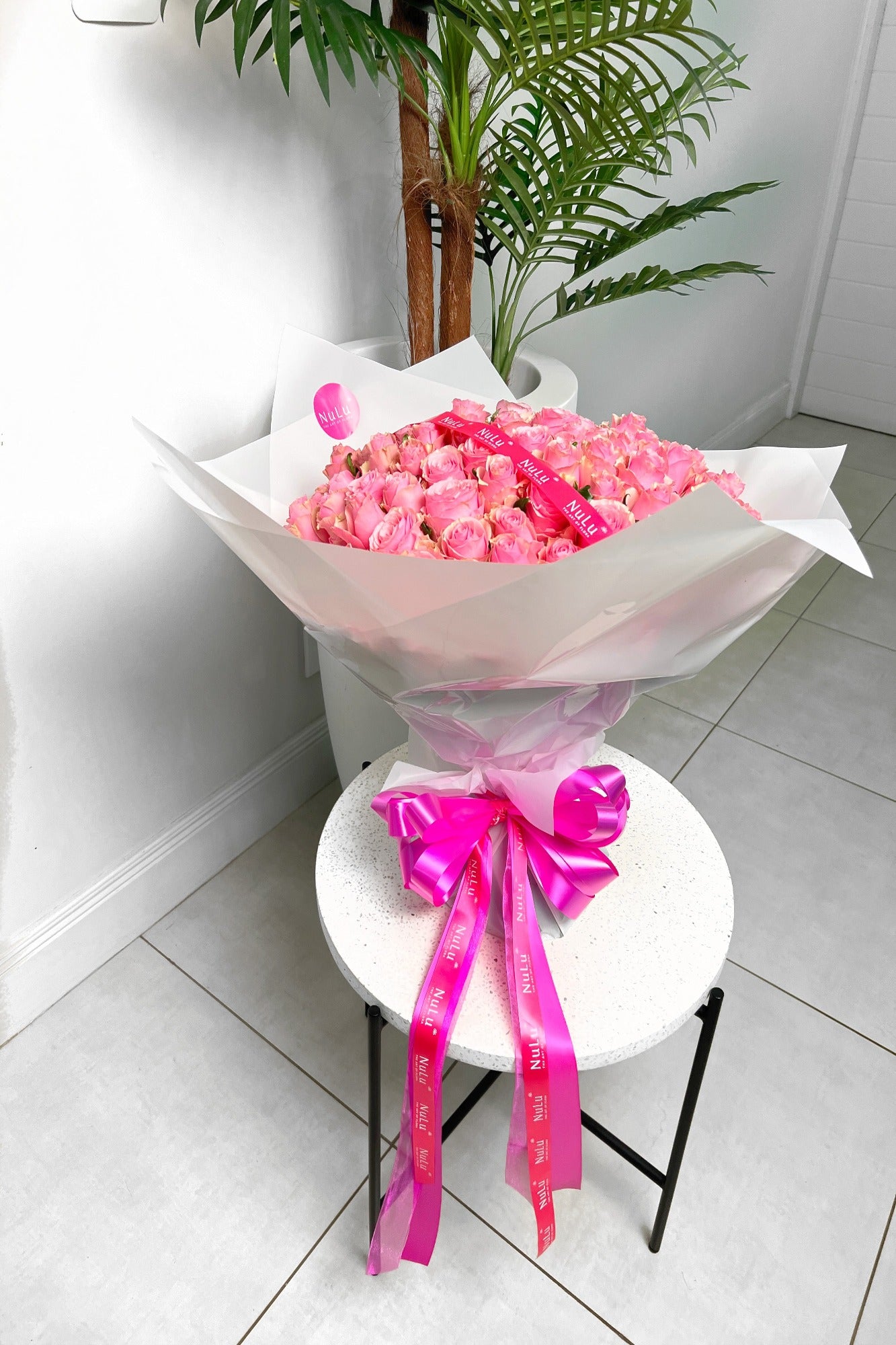 PINK ROSES IN BOUQUET